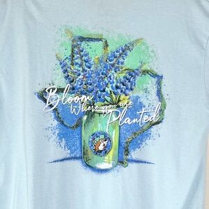 Buc-ee’s Beaver Texas Bluebonnets  T-shirt Large